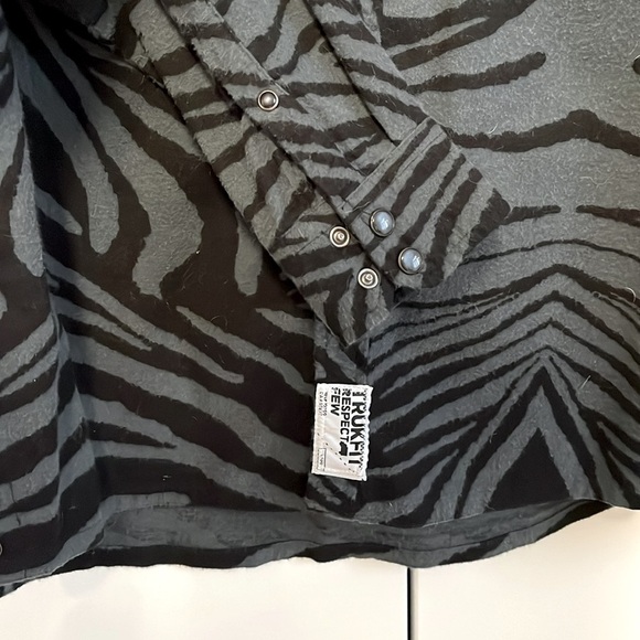 TRUKFIT Cotton Animal Print Flannel Button Down Shirt, Size L - Picture 3 of 8